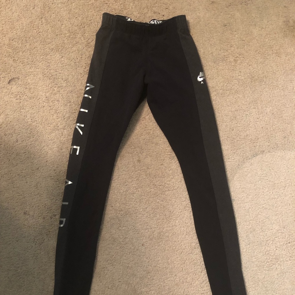 Girls Nike leggings